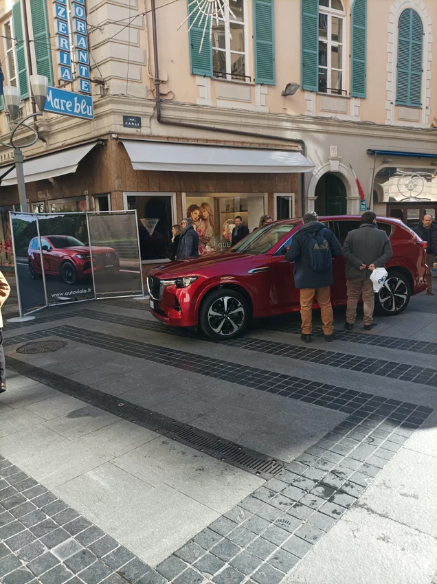 Esposizioni AUTO · 01